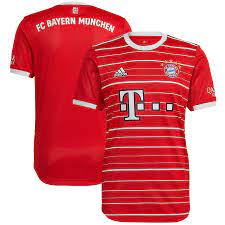Bayern Monachium goni lidera Bayeru 04 Leverkusen